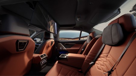 2024 BMW 5 Series and i5 for China market comes with an extended wheelbase and 31.3-inch theatre screen