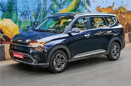 Toyota Innova Hycross price features space engine options compared to Kia Carens – Ask Autocar Anything