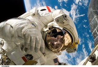 在太空中飛行300天後,太空人返回地球已發生變化